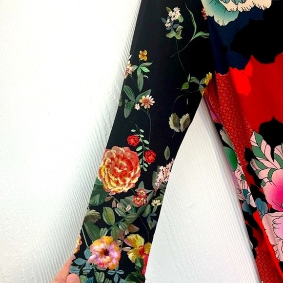 Johnny Was - NWT Tura Multi Colored Floral Lightweight Henley 3/4 Sleeves SZ XS - Picture 6 of 15